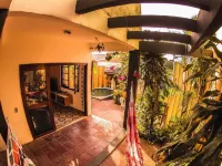 A Coroa Hostel & Suites Hotels in 
