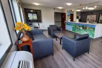 Super 8 by Wyndham Paris TN Hotels in Paris