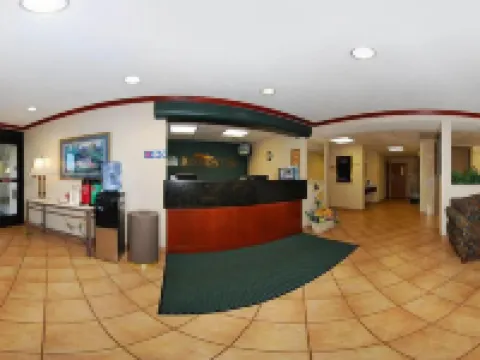 Baymont by Wyndham Sullivan Hotels in Sullivan