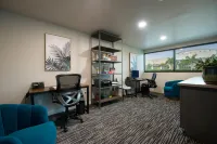 Wiggins Pass Chalet Hotels in North Naples
