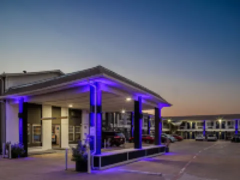 Studio 6 Fort Worth, TX -Stockyards East โรงแรมใกล้Fort Worth Herd Longhorn Cattle Drive