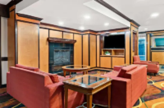 데이즈 인 & 스위트 바이 윈덤 워렌