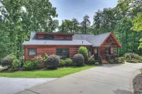 Bankhead Lodge by Avantstay Waterfront Log Cabin