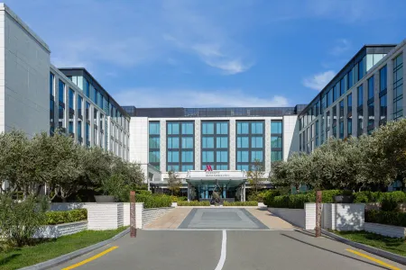 Baku Marriott Hotel Boulevard Отели рядом с достопримечательностью «Дворец Ширваншахов»