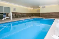 Fairfield Inn Manhattan - Pools