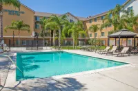 Homewood Suites by Hilton Bakersfield - Pools