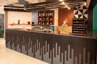 Ramada Resort Cochin - bar