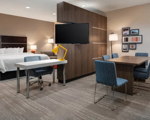 Hampton Inn Loveland Hotels in Loveland