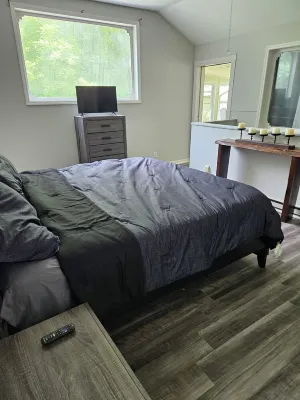 Private retreat only minutes from Sandstone Falls, Bluestone Lake and Park!