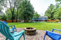 4BR 3bath 9 beds! Pool, hot tub, movie room, basketball court, oasis in LEX Hotels near Aviation Museum of Kentucky