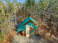 Excellent location! Water view from porch, short drive to Lake and Beavers Bend!
