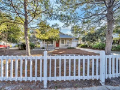 Snowbird 1/3 to 2/14 Available! Pet Friendly! Great Deck and Front Porch!