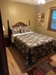Prancing Doe Sleeps 6, or Rent All 4 for 20. Horseback Riding Across the Rd!