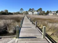 Downtown Manteo Studio - 12 minutes to OBX beaches!