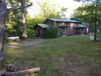 Newly renovated. Cozy home for a perfect quiet getaway 25 miles from Marquette
