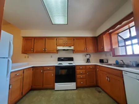 Comfy Newly Furnished Home Отели в г. Johnson County