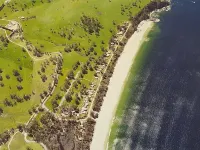 Roaring Beach Retreat - pet friendly, beachfront Hotels in Geeveston