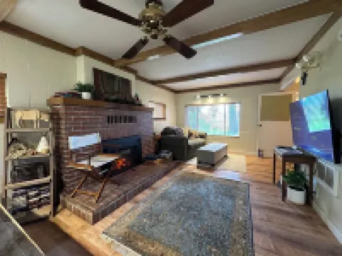 The Cabin on Crooked Creek