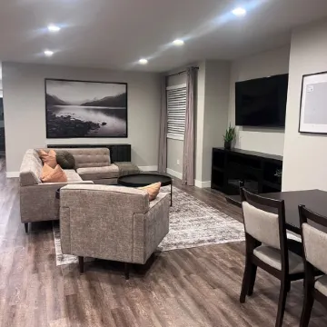 Cozy Cascade Nook - 2 bedroom basement apartment