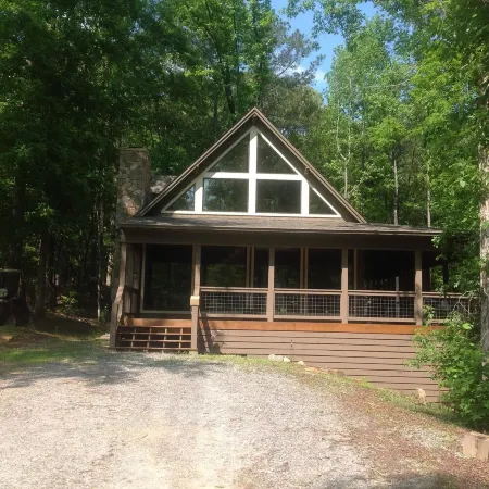 Lake Martin alabama, Cozy Couple Or Small Family. Pontoon Boat Rentals Available