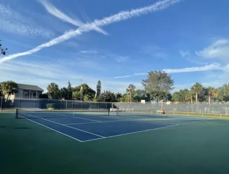 Heated Pool! Fully Remodelled! Steps to the beach! Pet-Friendly!