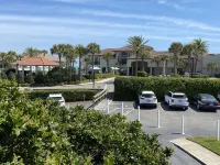 Steps to private beach in Gated Sawgrass Community! Renovated Condo. Hotels in Sawgrass