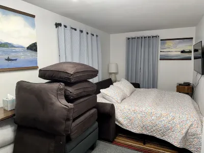 Hike & Ski Hideaway@Lake Placid, NY - 2 BR, sleeps 6, quiet, Whiteface 15m Hotels near Heaven Hill Trails