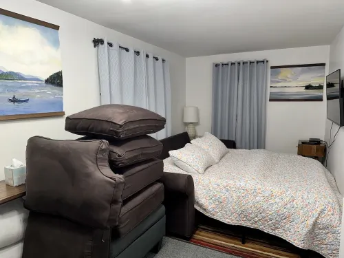 Hike & Ski Hideaway@Lake Placid, NY - 2 BR, sleeps 6, quiet, Whiteface 15m