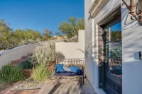 Foothills Luxury Casita with Private Pickleball Court