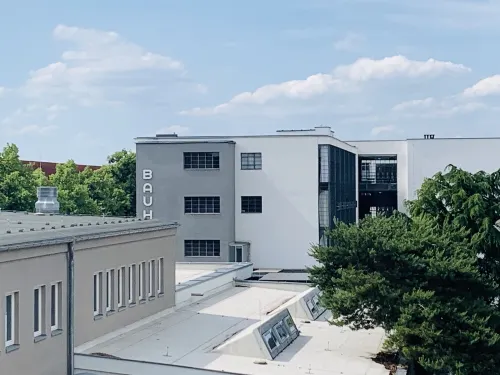 "FeWo Tante Ju" with a view of the Bauhaus in Dessau-Roßlau