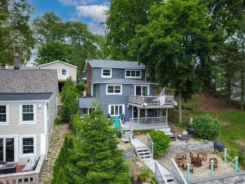 Portage Lakes Escape - 5 Bedroom Lakefront Home