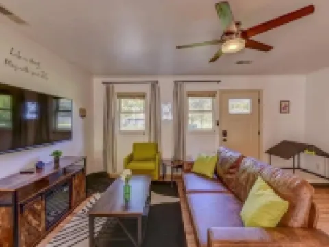 Dunes Homestead - Near Dunes + Lake + Dog Friendly Hotels in Porter