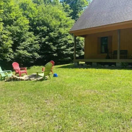 Cozy cabin, amazing location for snowmobiling, skiing, hiking, climbing.