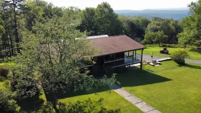 Nature’s Best  cabin1 hr. to PSU. Great view. Perfect for outdoorsman.  Sleeps 8