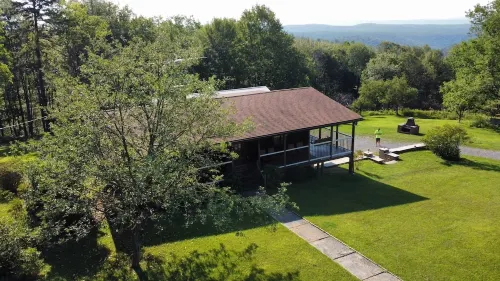 Nature’s Best - 1 Hr to Psu   Great View. Surrounded by Woodlands Sleeps 8