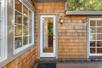 Cozy Riverview Cottage Retreat - walk to hiking trails & downtown Duncans Mills