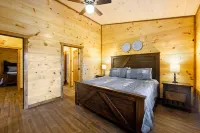 Oasis Cabin❤️12 bed🛏️Indoor pool🌊Brand new build