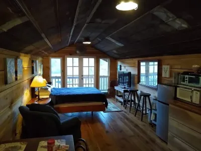 Owls Nest - Glamping Pole Barn Stay - Deep Valley View