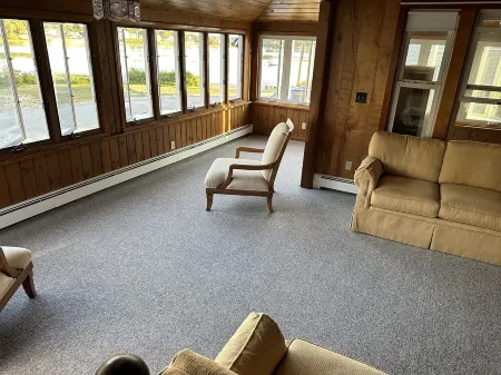 ⭐️NO SHARKS here! 🦈 NO BRIDGE traffic! 🚘 ONSET, MA is all tranquility. 🧘‍♀️