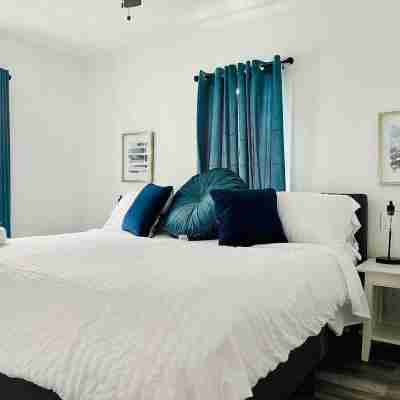Charming & Centrally Located 1 Bedroom Apt / King Bed Rooms