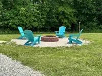 Beautifully remodeled duplex near the ARK encounter. This listing is for 1 side.