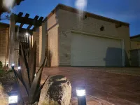 NICE CONDO NEAR I10 WITH 4 QUEEN BEDS VIEWS OF 2 COUNTRIES,  AND 3 STATES. Hôtels à proximité de : Albertsons