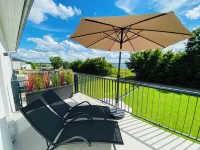 8P Holiday home "Seegelblick" in the first row of the lake with sauna, fireplace & wallbox Hotels in Pouch