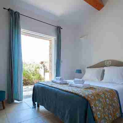 Villa Avec Piscine Privative Sécurisée au Coeur du Maquis Rooms