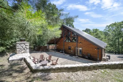 PRIVATE Peaceful Cabin on 1.5 Acres with Hot Tub, Deck & HUGE Outdoor Fireplace!