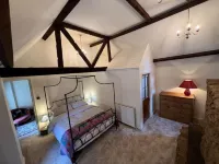 Braunston Manor Cottage: 4-poster beds & ensuites