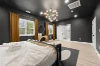 King Beds <> A Sumptuously Lavish Suite Xcape
