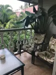 The Palm- Cozy condo in the heart of Kona