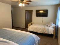 Elegant Cedar Ridge Escape with clubhouse amenities - pool, hot tub, gym, grill.