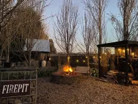 Farmstay RetreatFamily cottage Child & Pet friendly orOma's romantic Retreat
